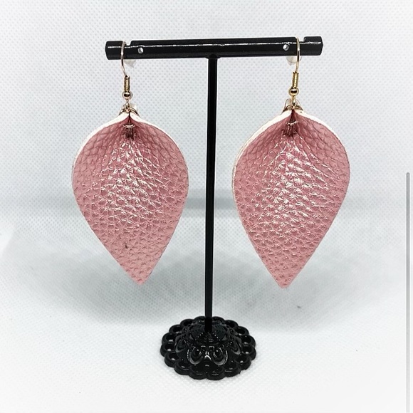 💠3 for $25💠Handcrafted Pink Leather Earrings - Picture 2 of 2